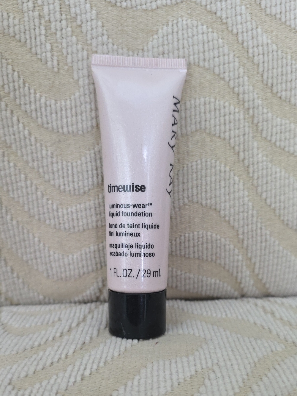 Mary Kay Timewise Luminous-Wear Liquid Foundation - Beige 2 For Normal To Dry